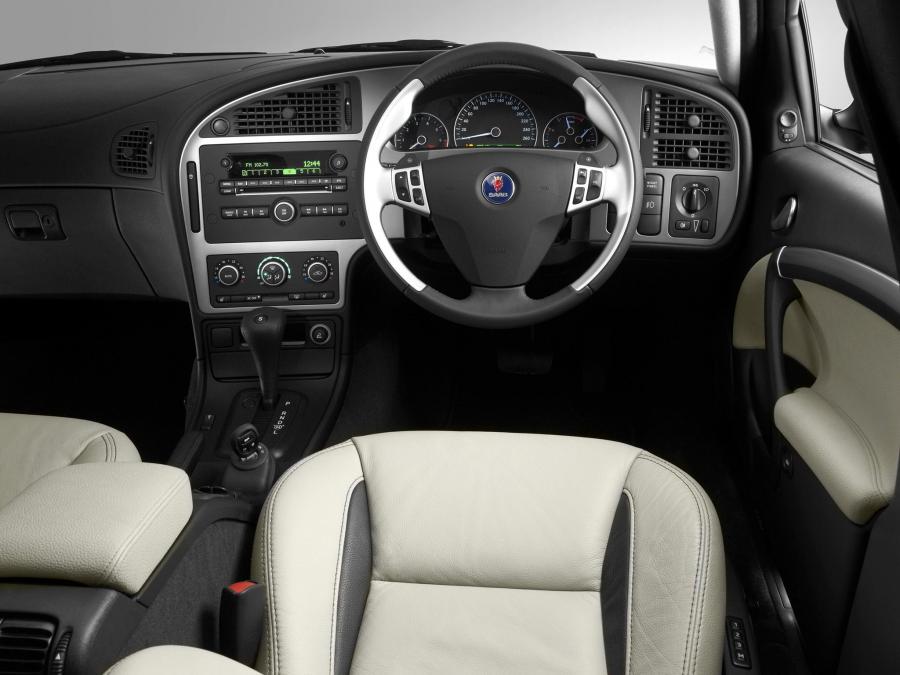  Saab 9-5 Aero Sedan 2005 года  (UK) (фото 8 из 11)